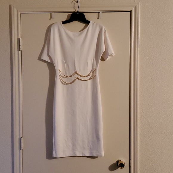 Ivory/White Classic Dress - Picture 1 of 1